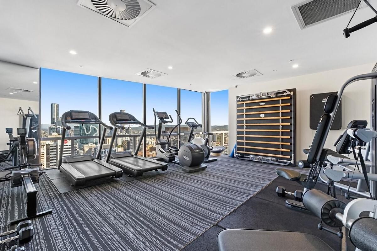 The Story - 2bed-2bath-2car-pool-views - Cbd Apartment *