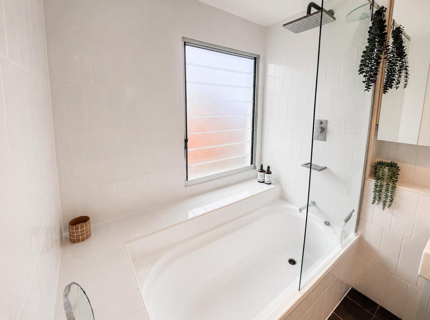 Stylish Heritage 2br Loft Near And River With Pool And Free Parking