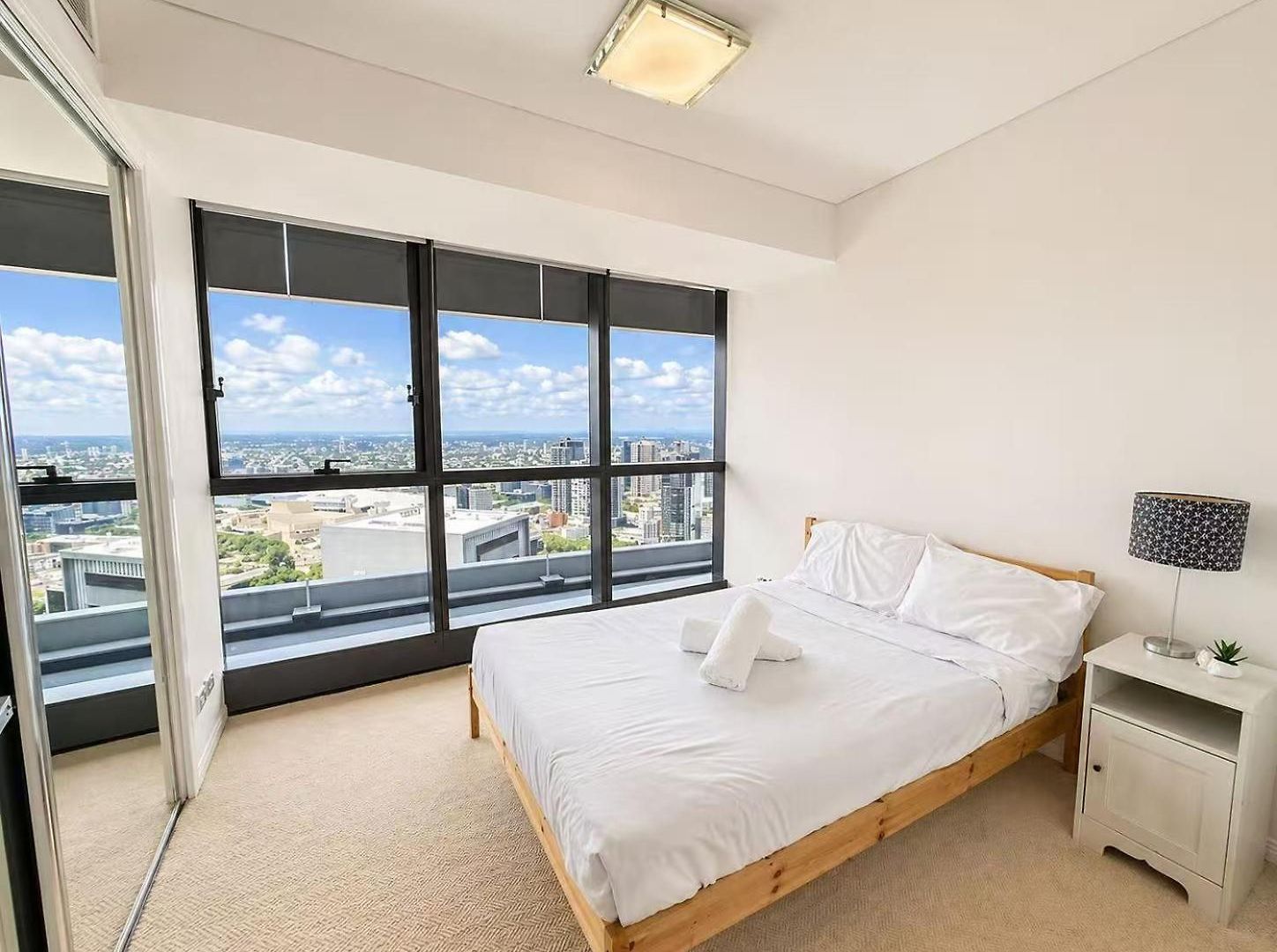 Apartment Modem Two Bedroom In Inner Cbd Brisbane