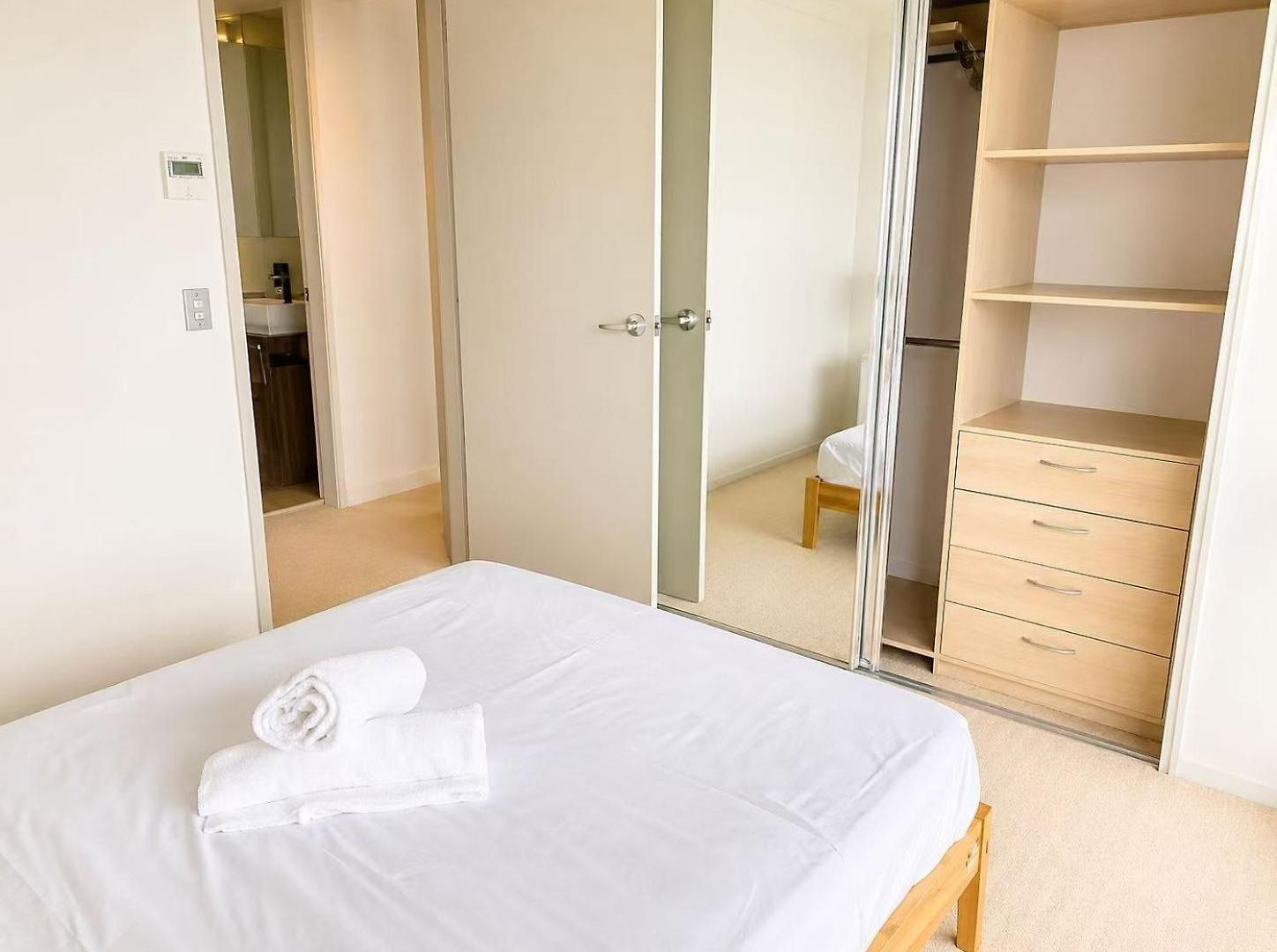 Modem Two Bedroom In Inner Cbd Brisbane