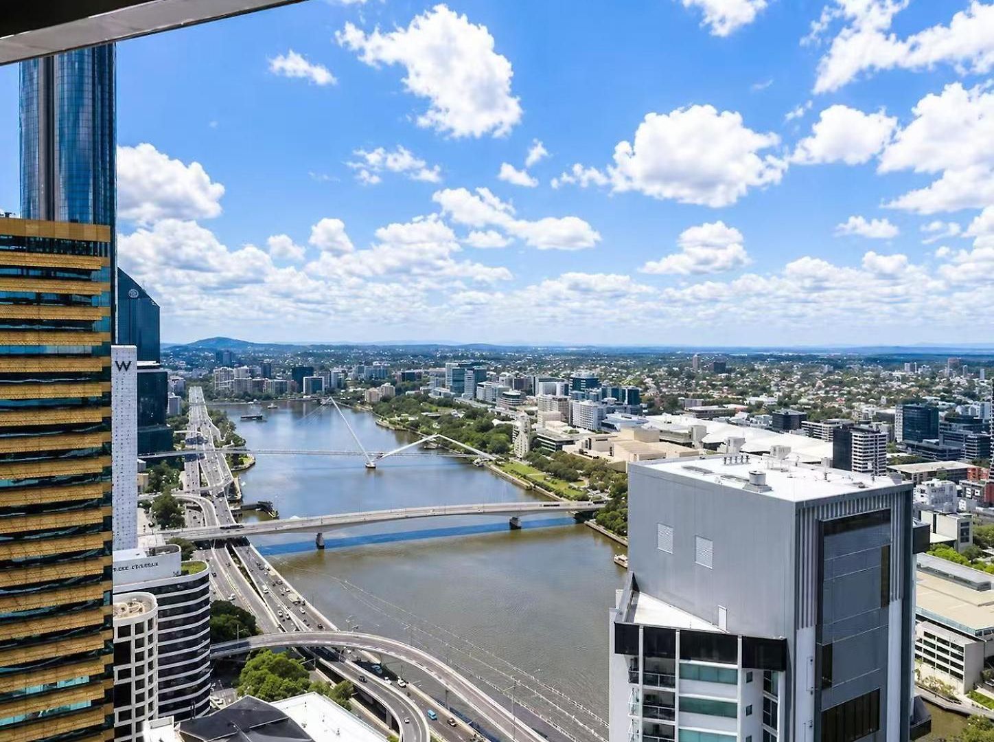 Apartment Modem Two Bedroom In Inner Cbd Brisbane