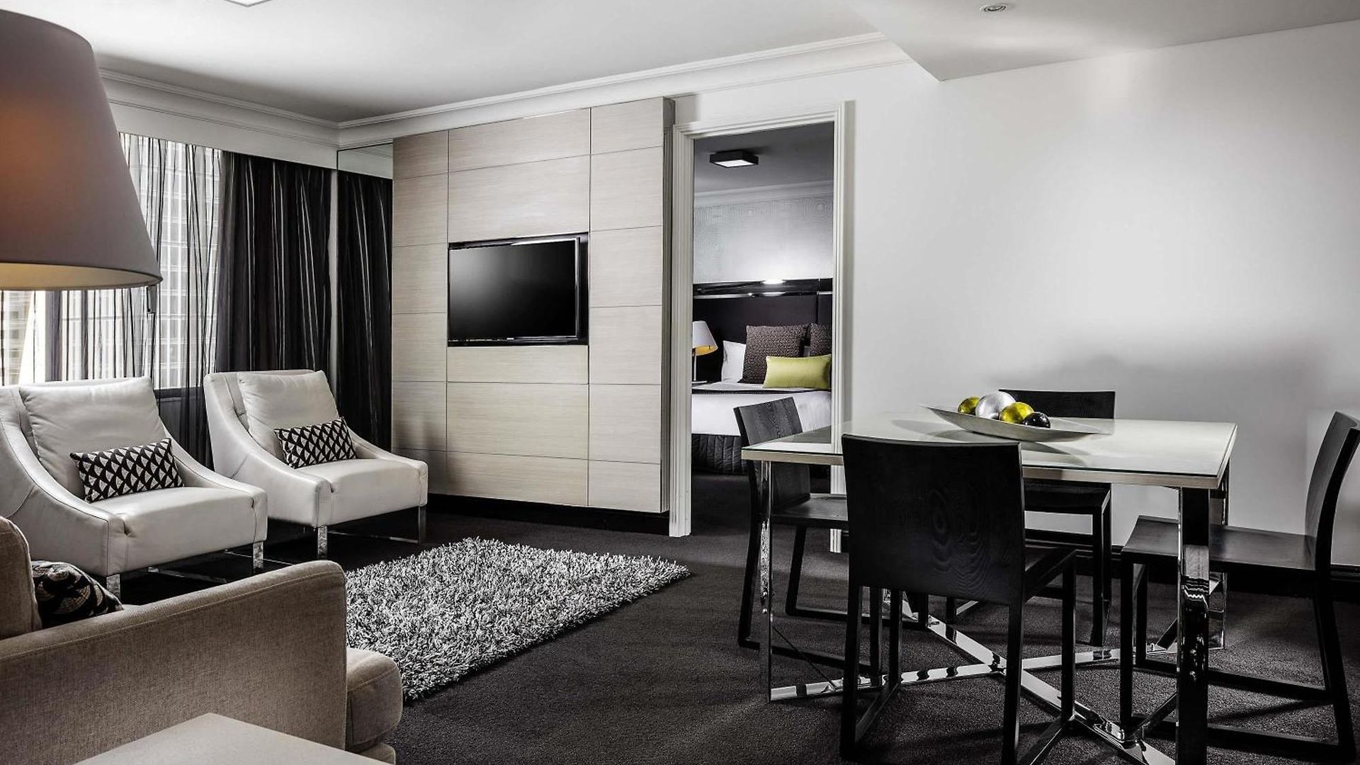 Pullman King George Square 5* Brisbane