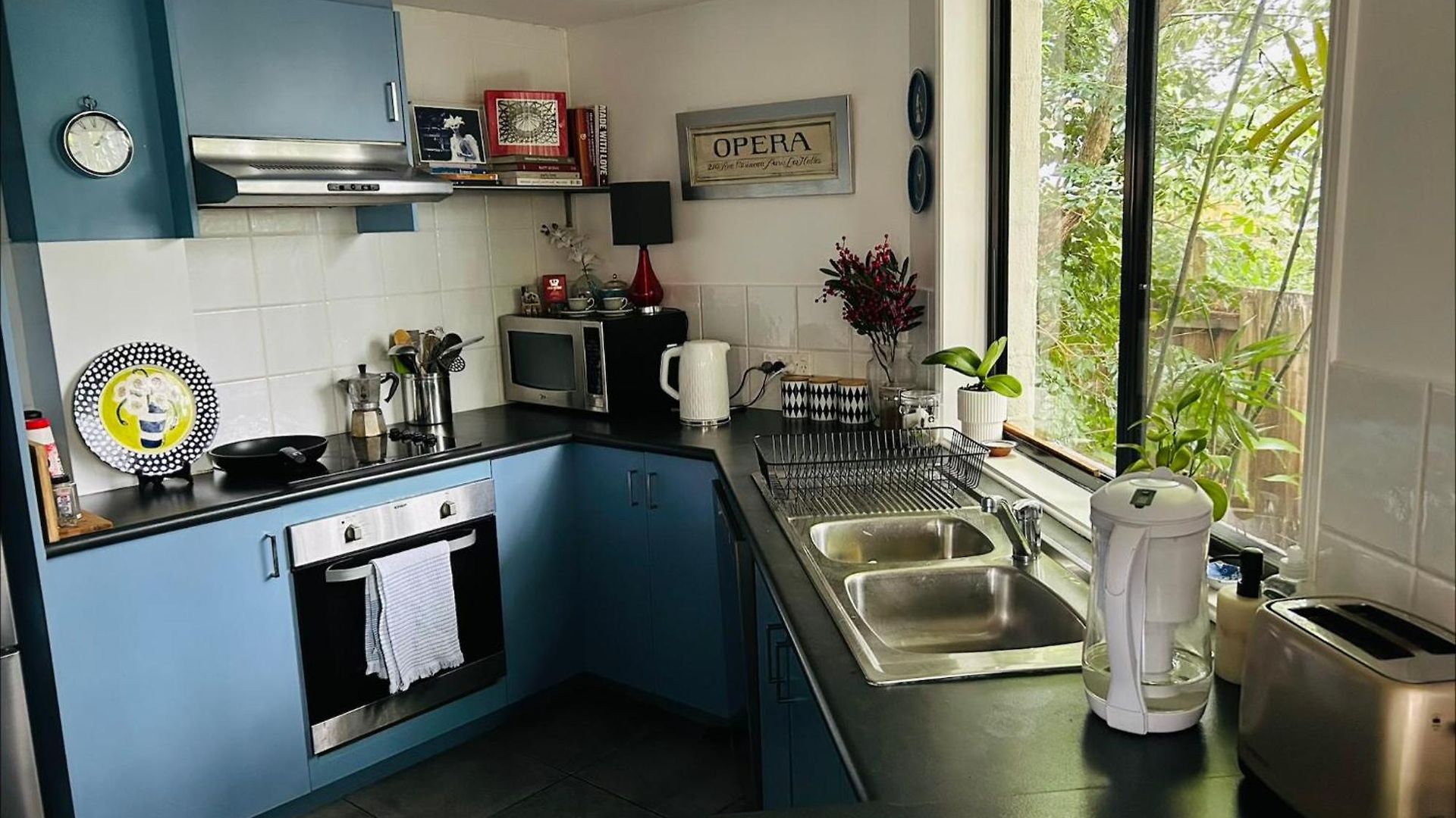 Nicole - Private & Bathroom - 6kms From Guest house 3*