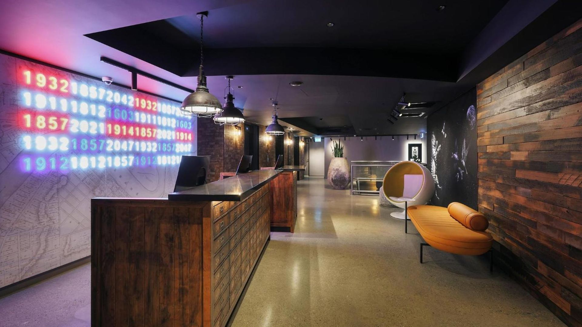 Hotel Indigo Centre By Ihg 5*