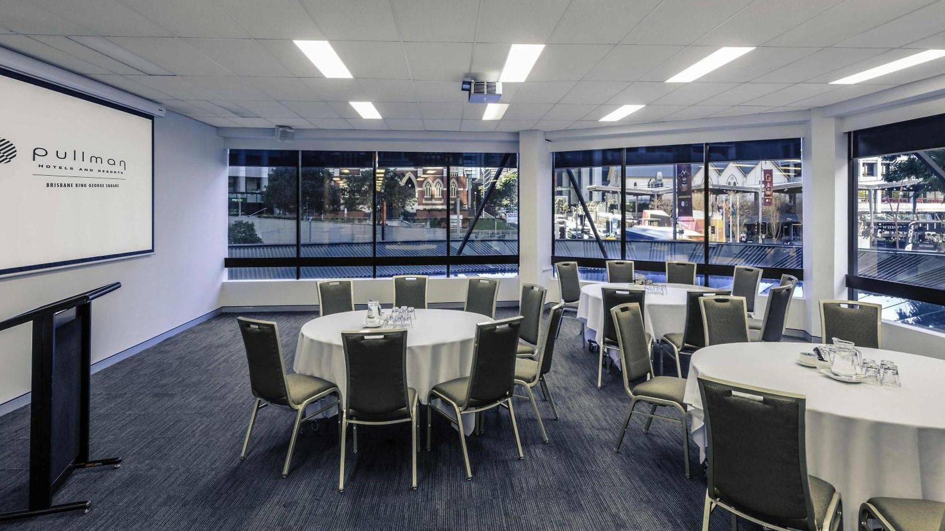 Hotel Mercure King George Square 4*
