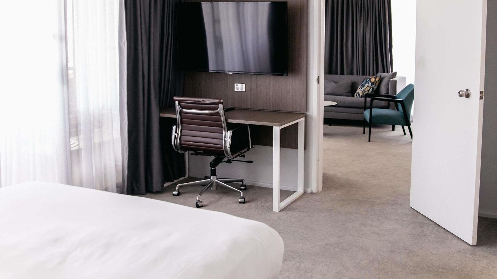 Hotel Mercure Spring Hill 4*