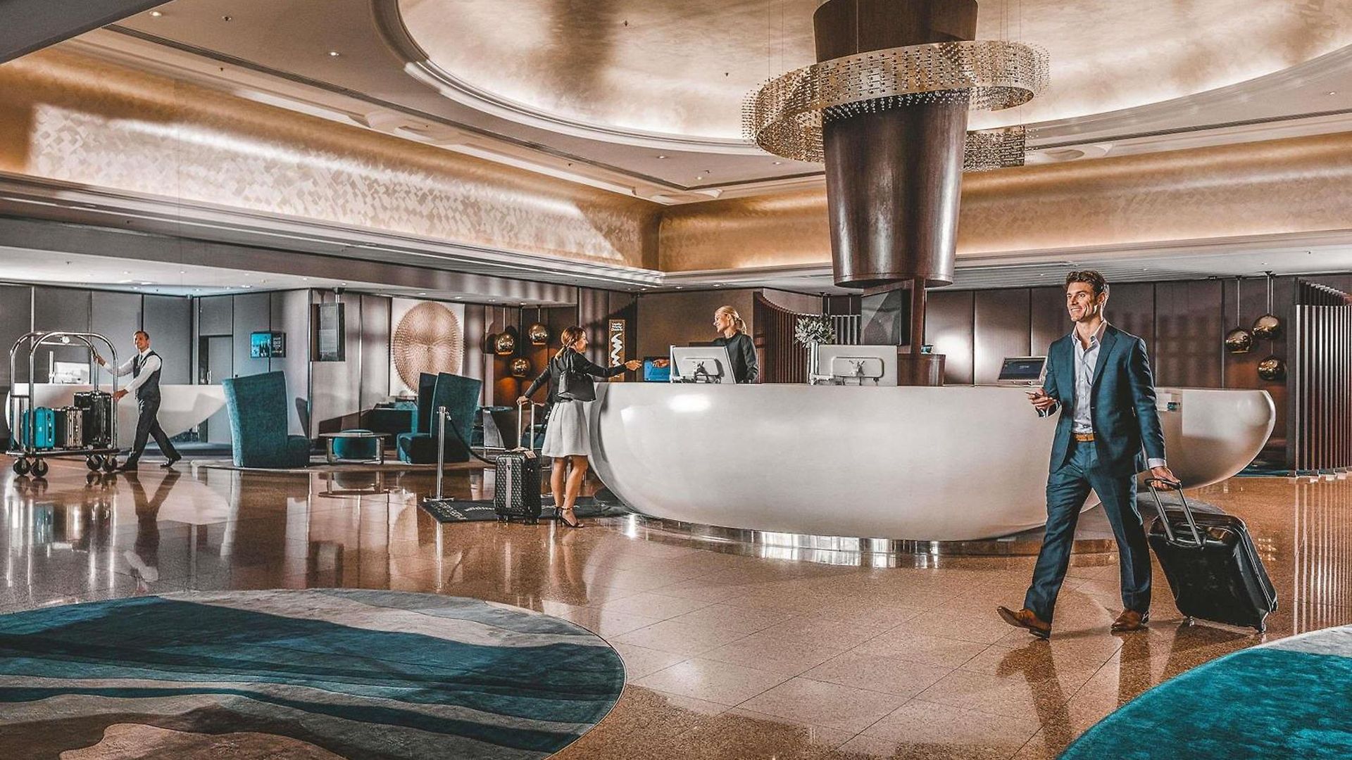 Pullman King George Square 5*
