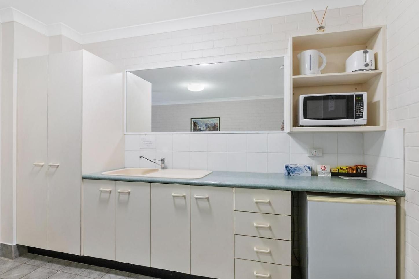 Benson Court 4*