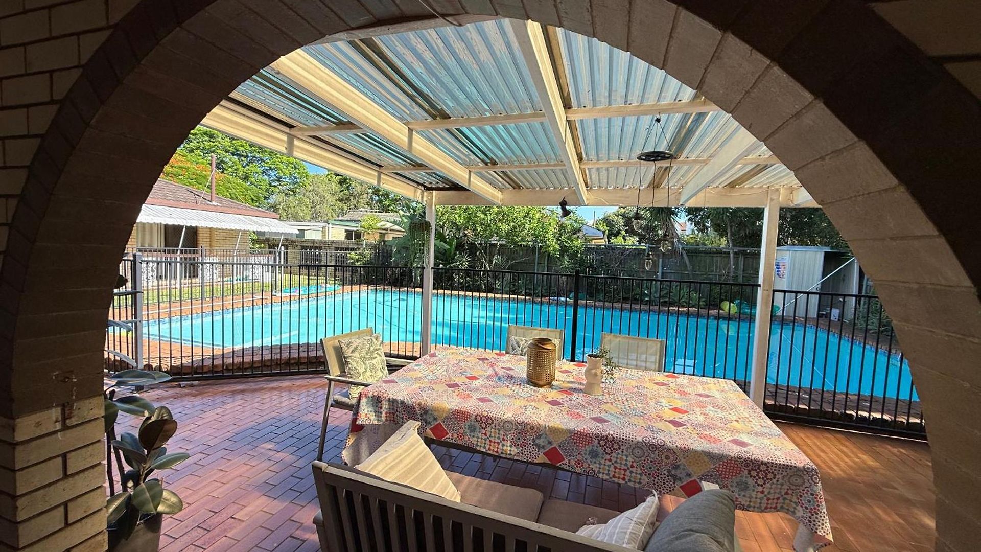 4br Big Family House With Huge Pool Brisbane