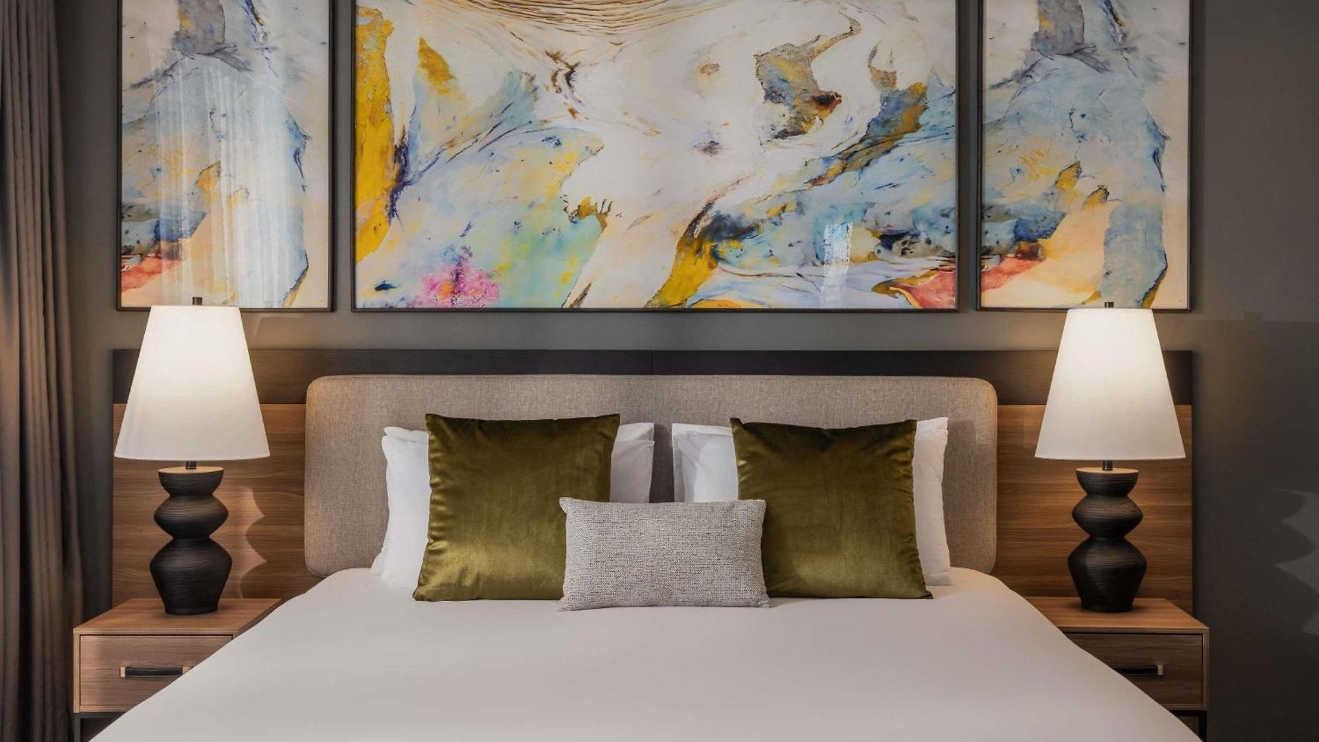 Hotel Mercure Spring Hill 4*