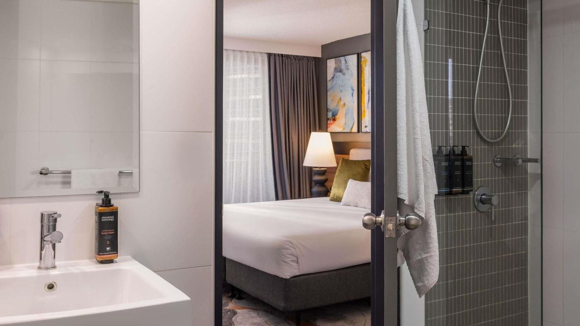 Hotel Mercure Spring Hill