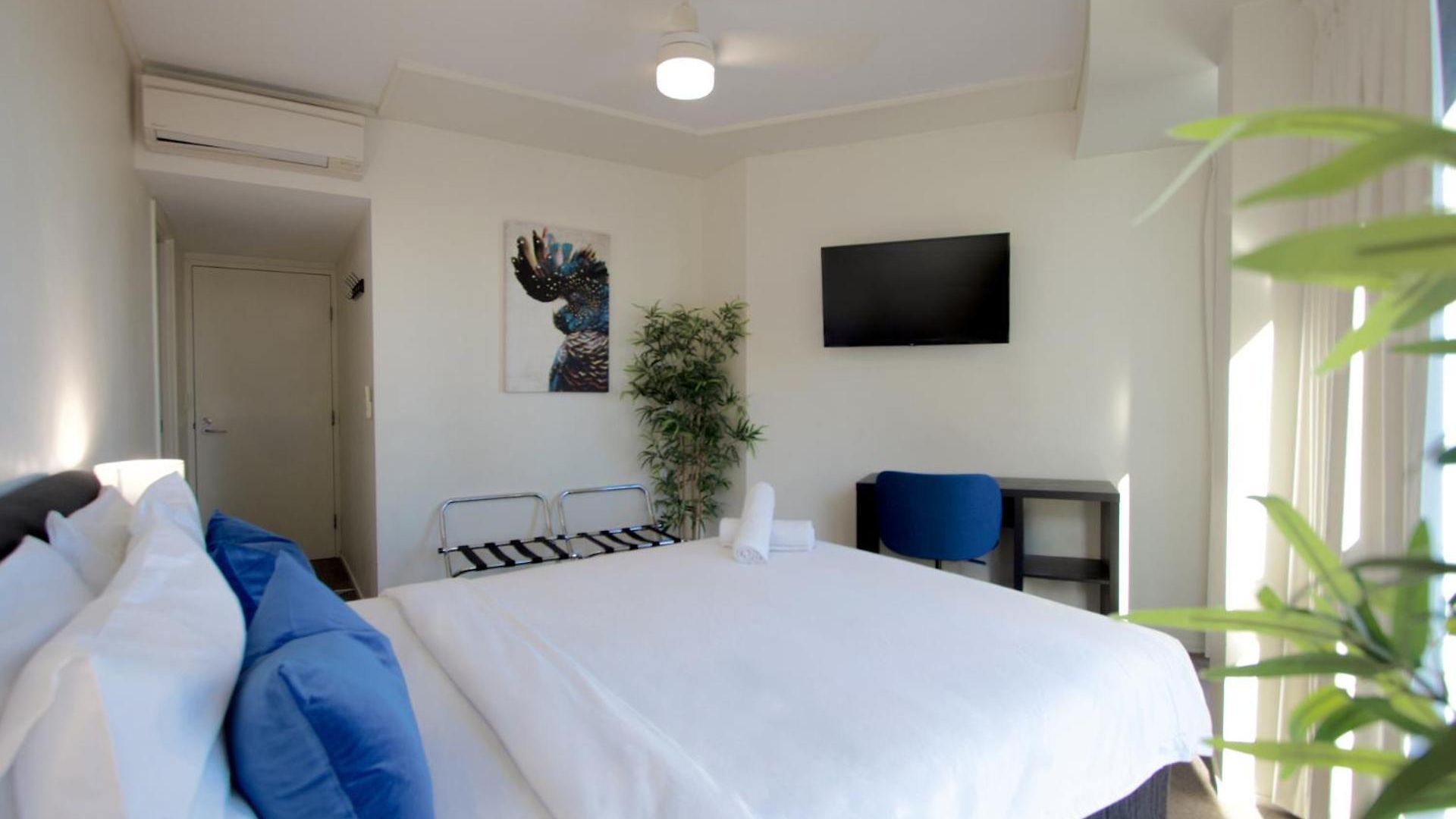 1 Bed Near Eagle Street 3*