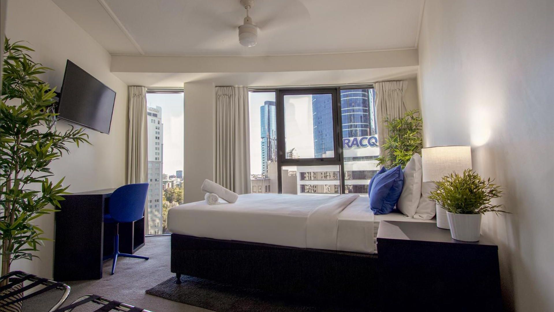1 Bed Near Eagle Street 3* Brisbane