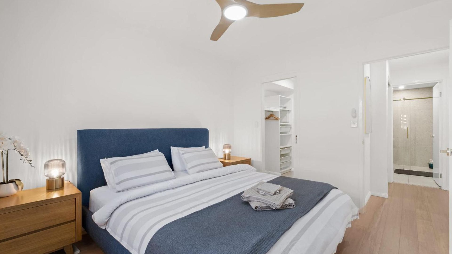 Hidden Oasis! 2bed/2bath/1car ~ 5mins To Cbd