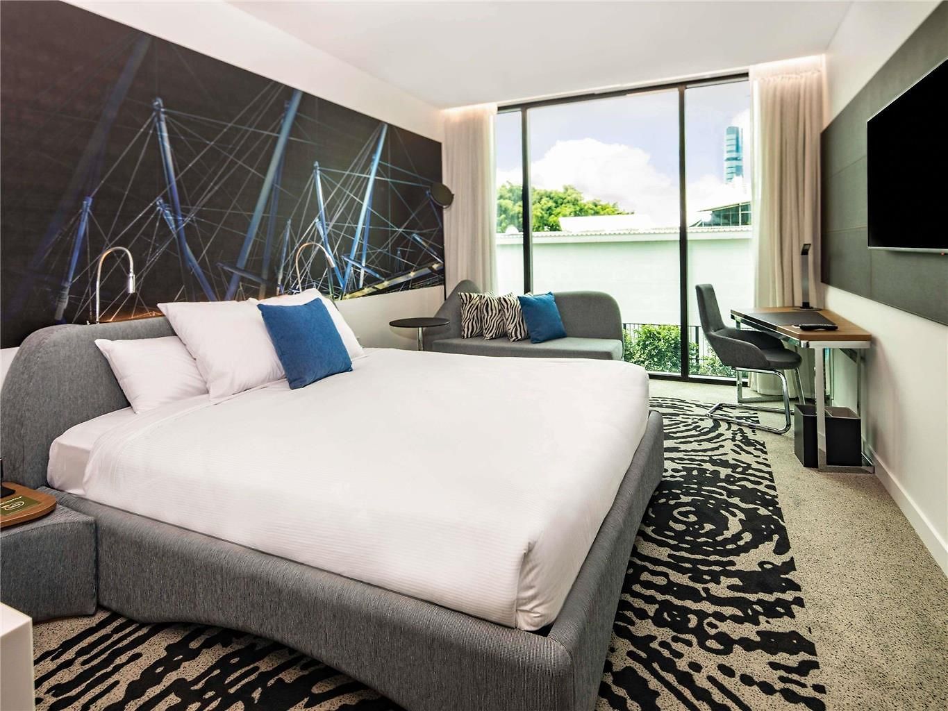 Novotel South Bank 5*