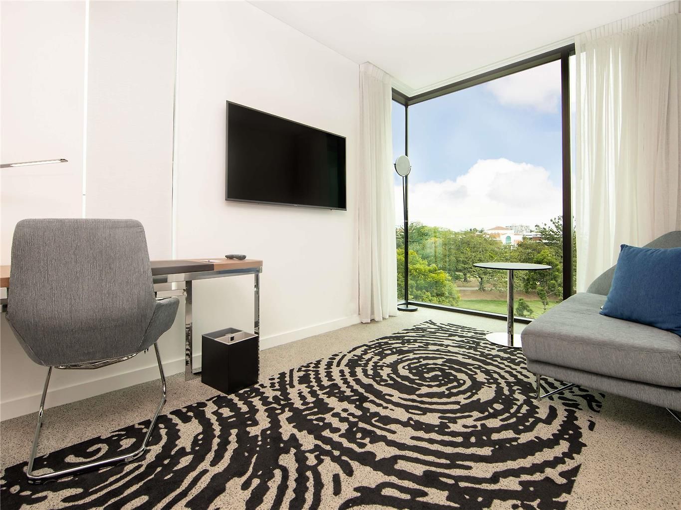 Novotel South Bank 5*