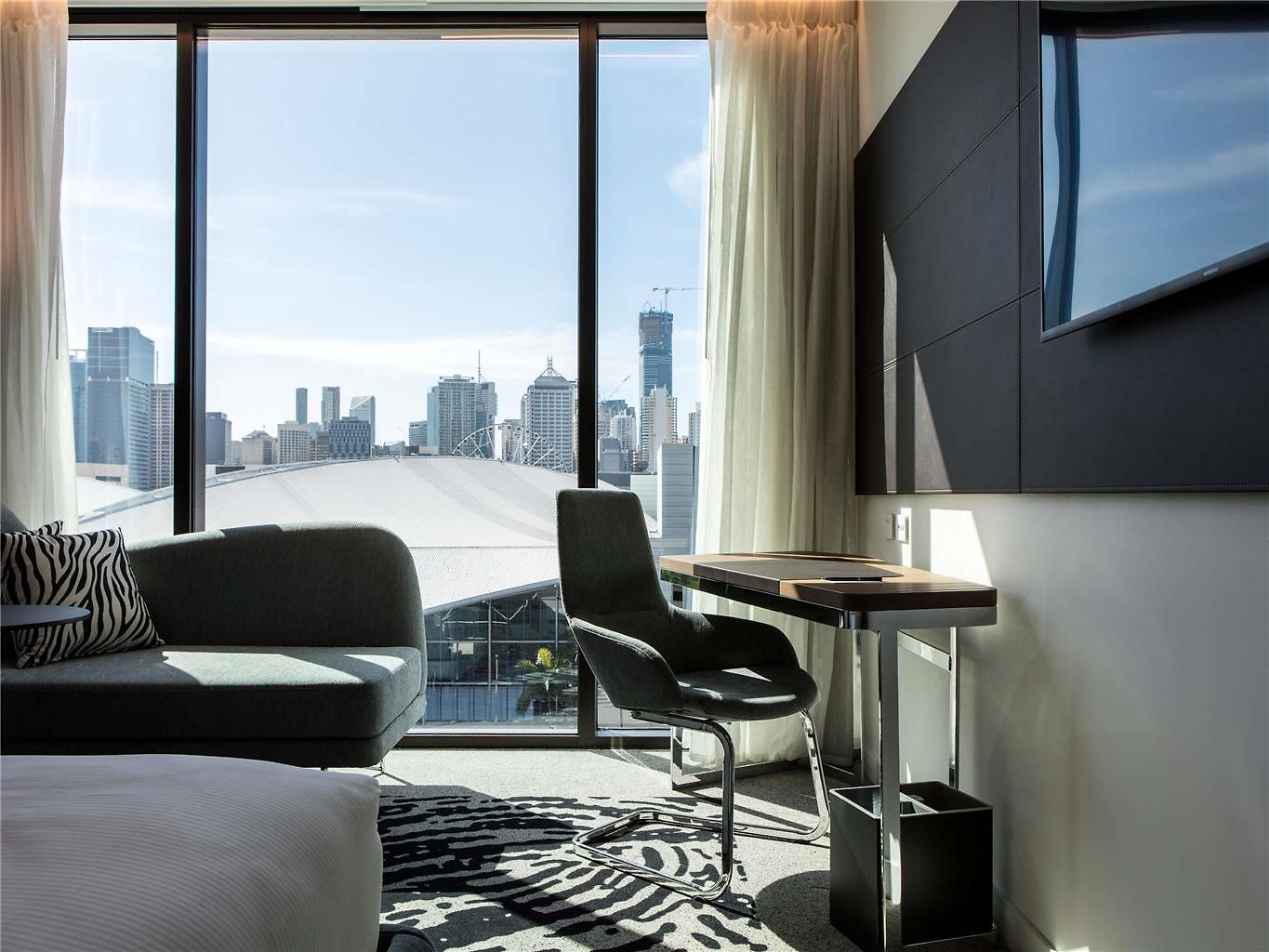 Novotel South Bank 5*