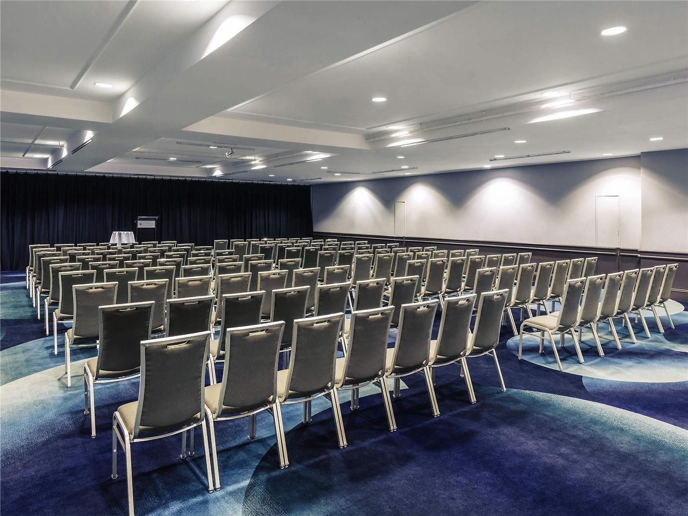 Mercure King George Square 4*