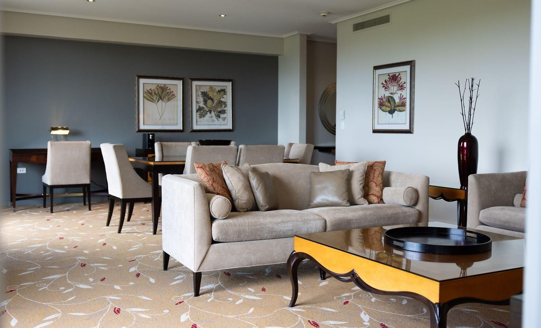 Royal On The Park Hotel