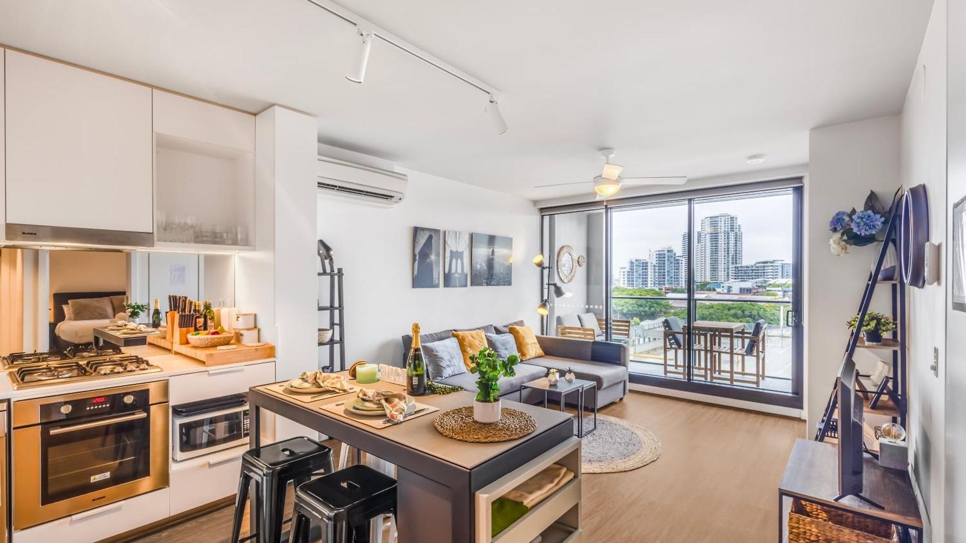 Modern Homely 2br W Parking Bowen Hills *