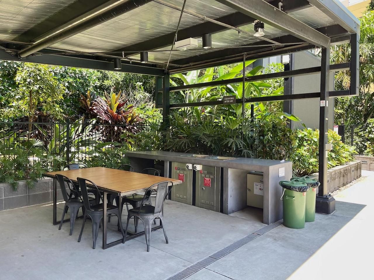 Modern Homely 2br W Parking Bowen Hills Apartment Brisbane