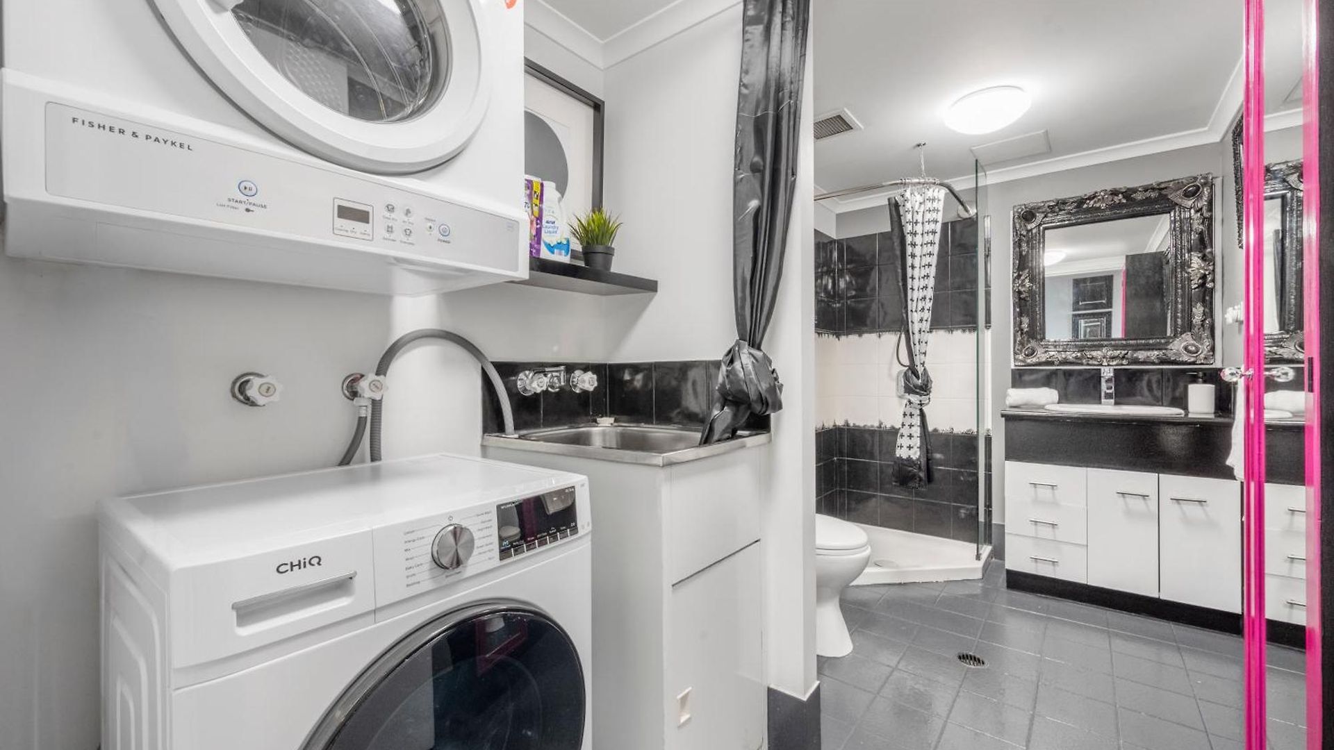 Apartment Retro Chic Vibes, Tropical Pool & Prime Location Brisbane