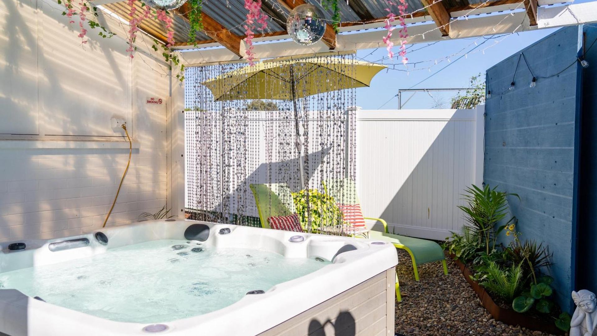 Homestay Hot Tub, Ice Bath, Gym, Sauna, Pool Table Coorparoo Haven