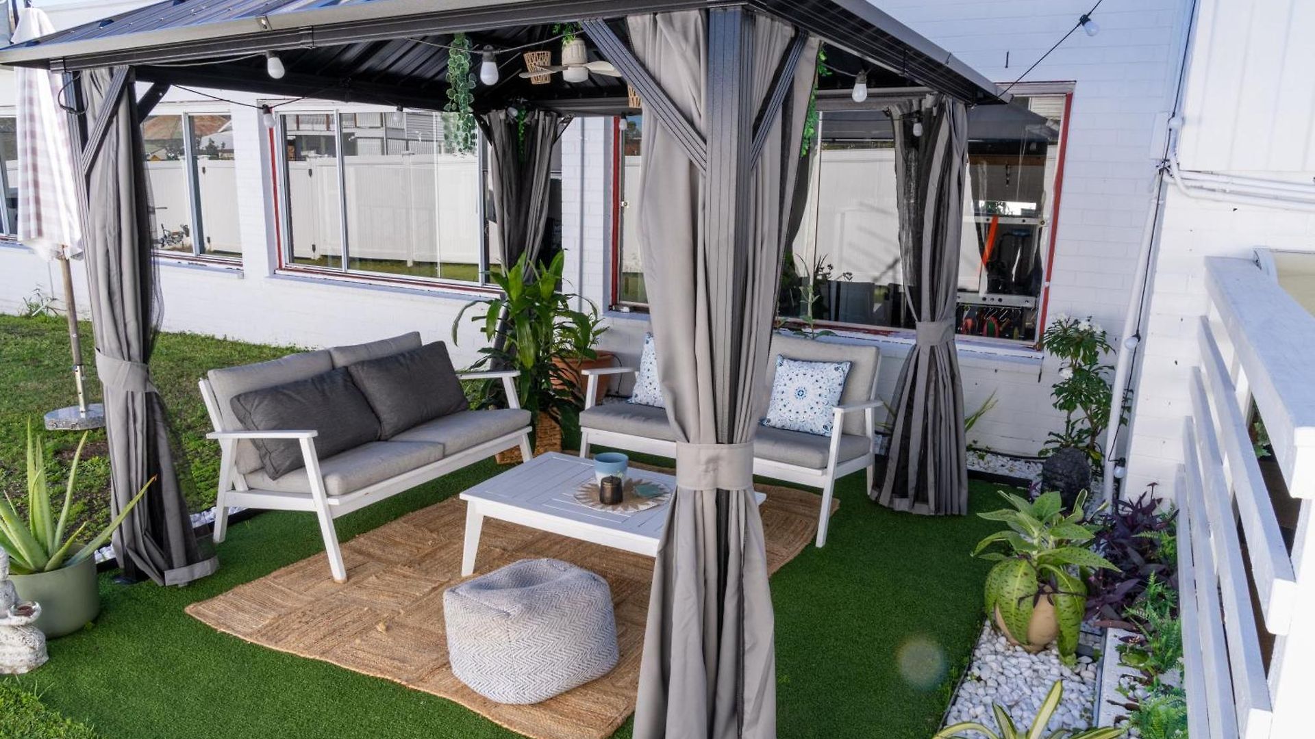 Homestay Hot Tub, Ice Bath, Gym, Sauna, Pool Table Coorparoo Haven Brisbane