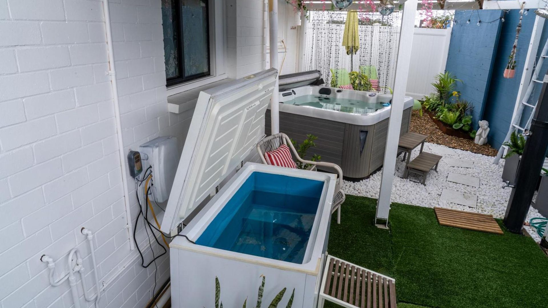 Hot Tub, Ice Bath, Gym, Sauna, Pool Table Coorparoo Haven *