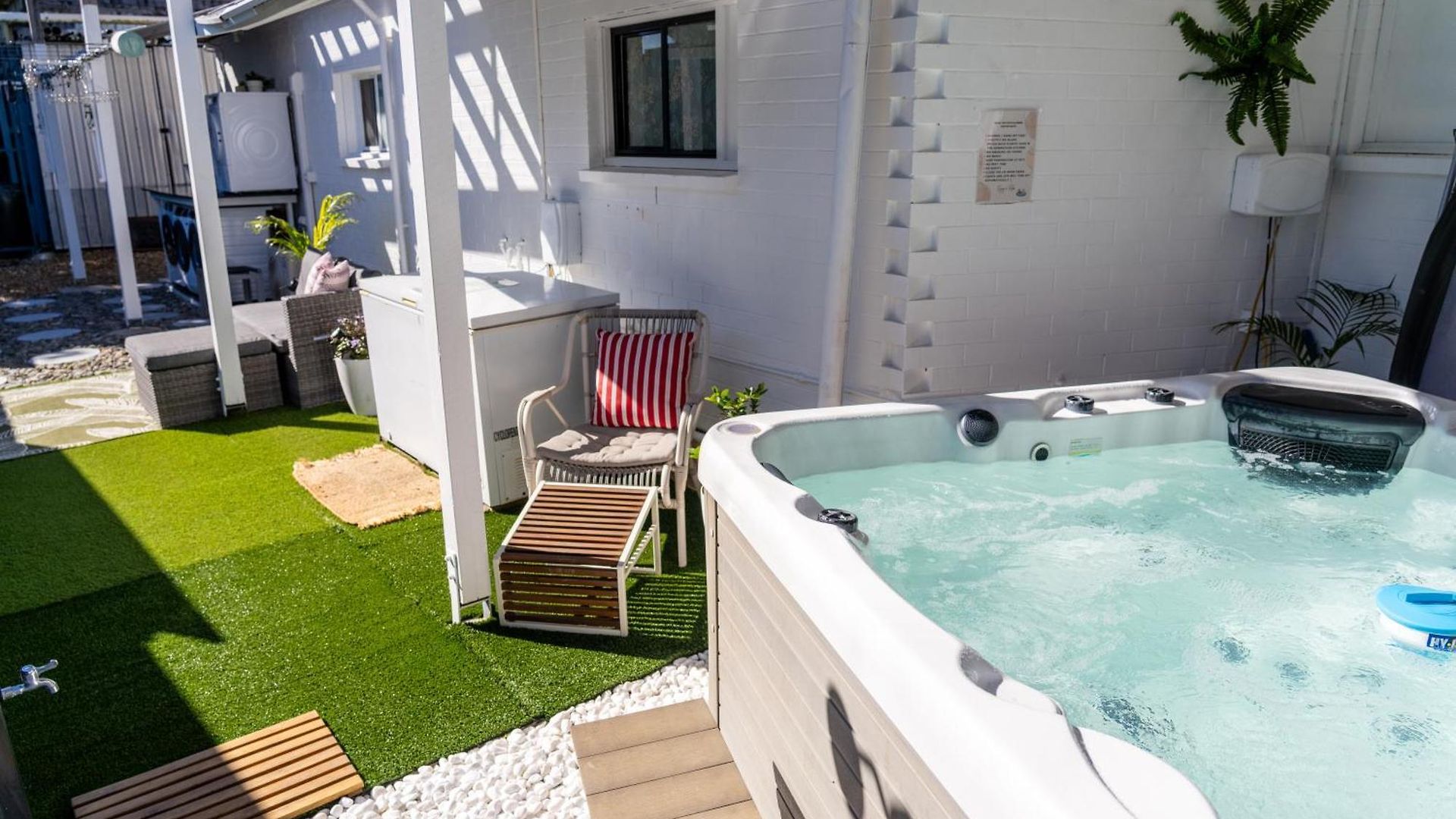 Hot Tub, Ice Bath, Gym, Sauna, Pool Table Coorparoo Haven Homestay *