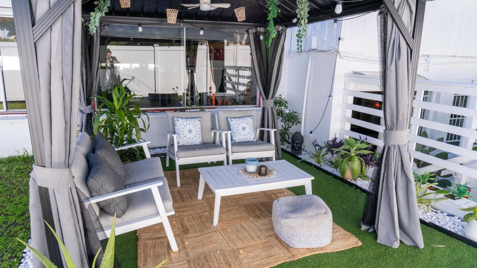 Hot Tub, Ice Bath, Gym, Sauna, Pool Table Coorparoo Haven Brisbane