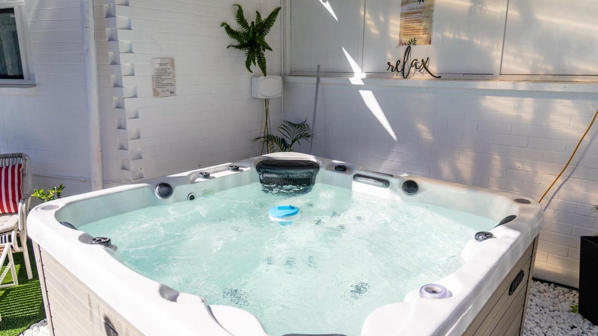 Hot Tub, Ice Bath, Gym, Sauna, Pool Table Coorparoo Haven *