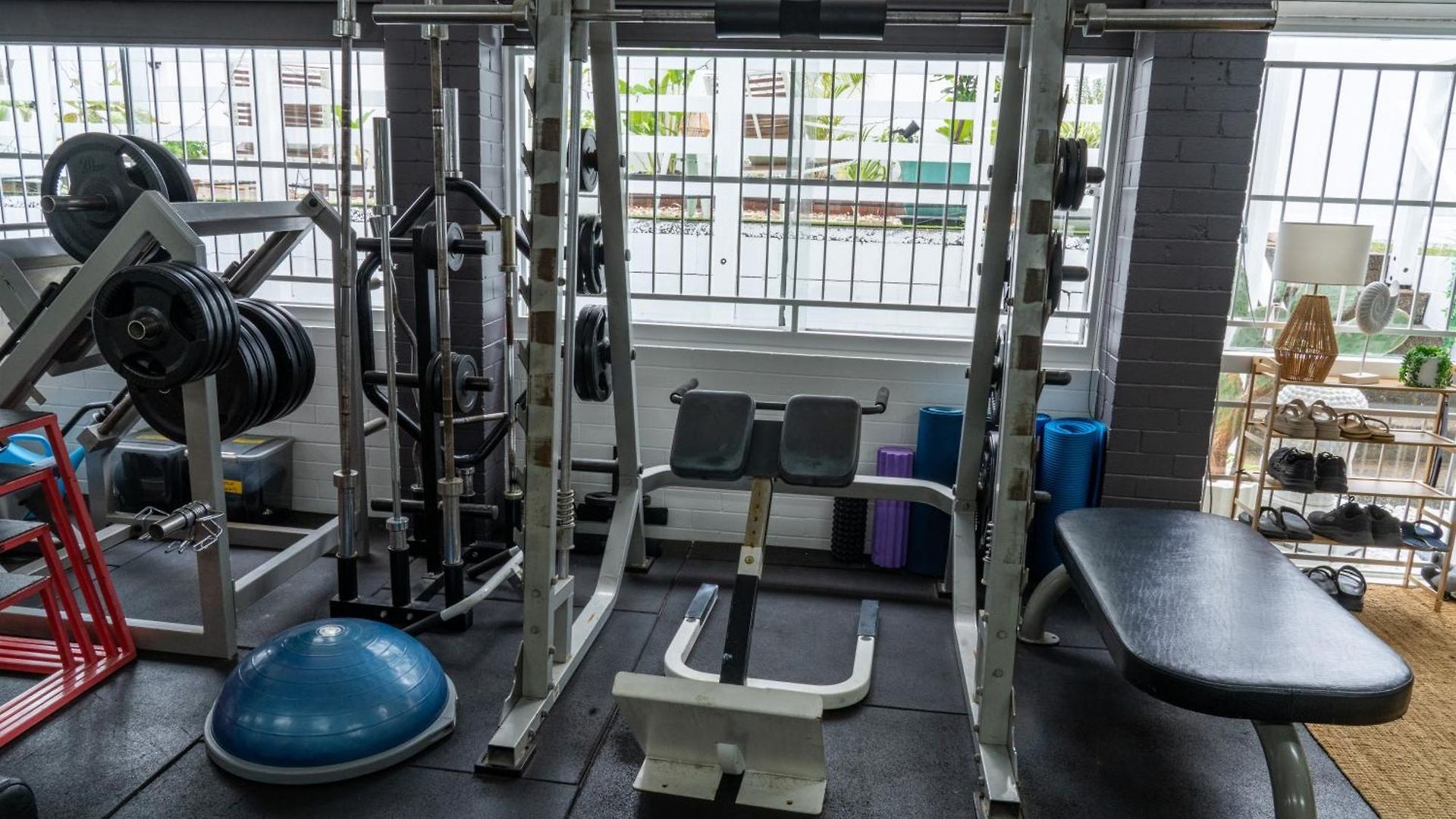 Hot Tub, Ice Bath, Gym, Sauna, Pool Table Coorparoo Haven Homestay