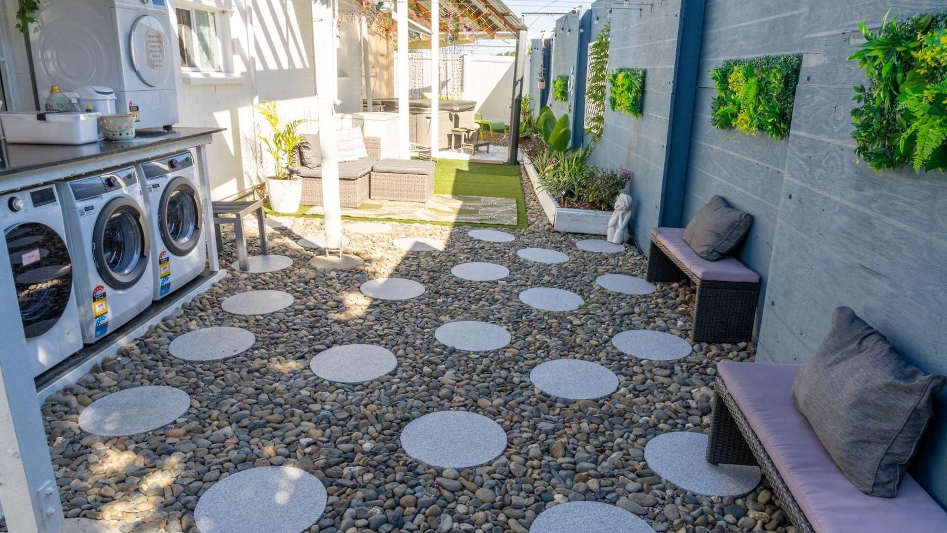 Hot Tub, Ice Bath, Gym, Sauna, Pool Table Coorparoo Haven Homestay Brisbane