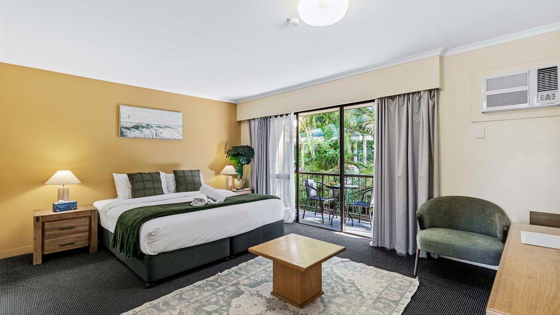 Leafy Retreat Near Shops Motorway Access By Custom Hosting Brisbane