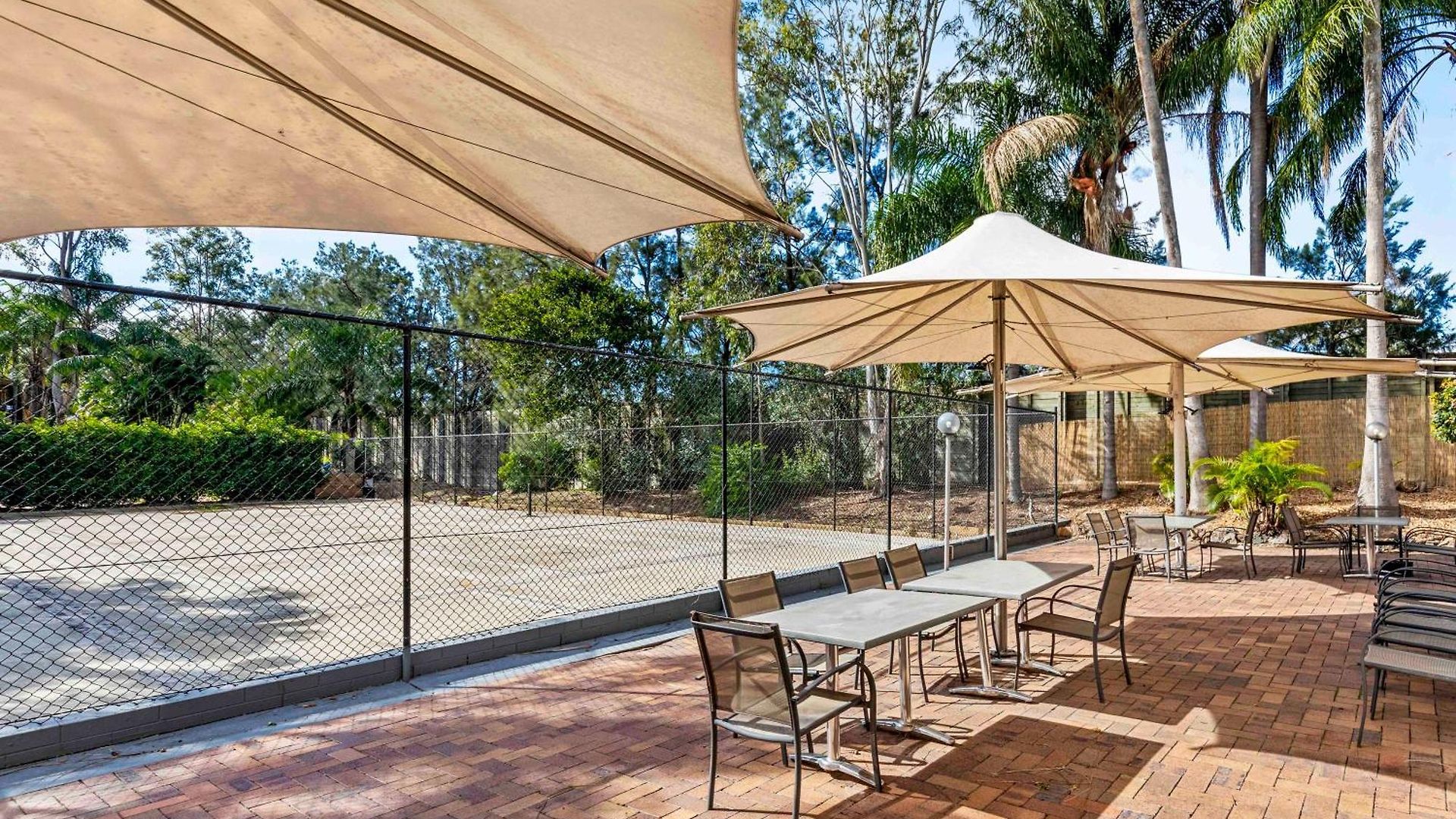 Charming Easy Access 2 Cbd By Custom Hosting * Brisbane