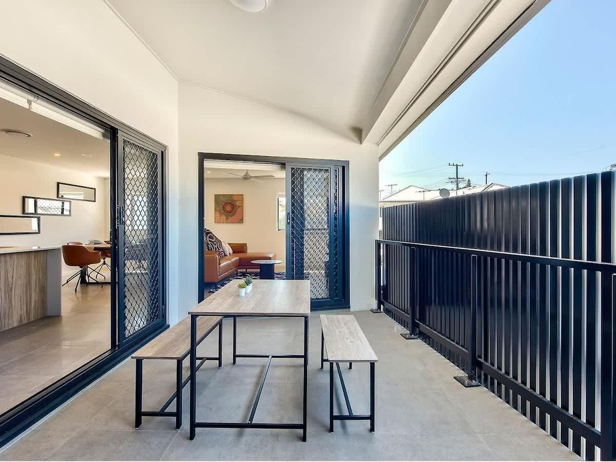 3br Floor With Parking, Ev Friendly & Views South Apartment