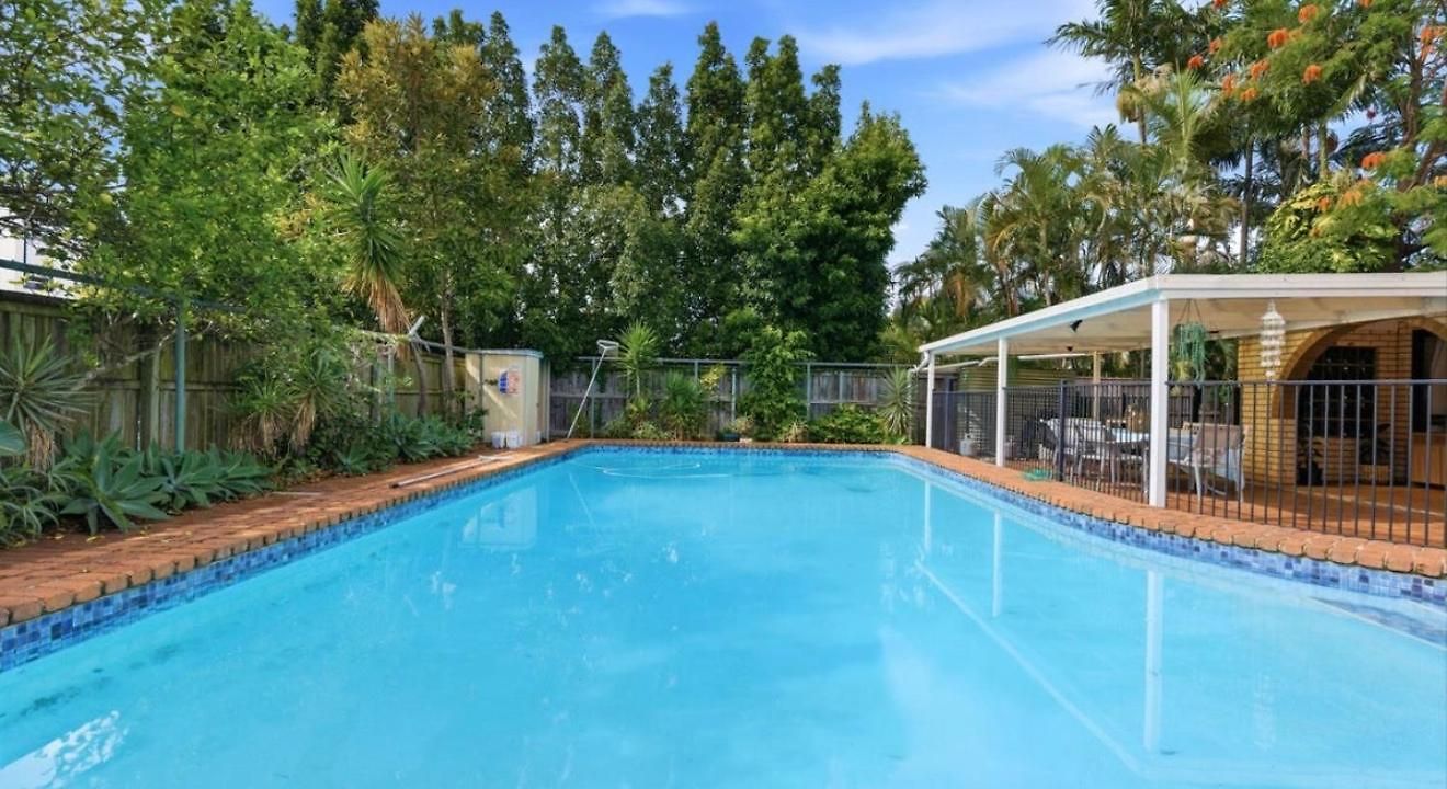 Holiday home 4br Big Family House With Huge Pool *