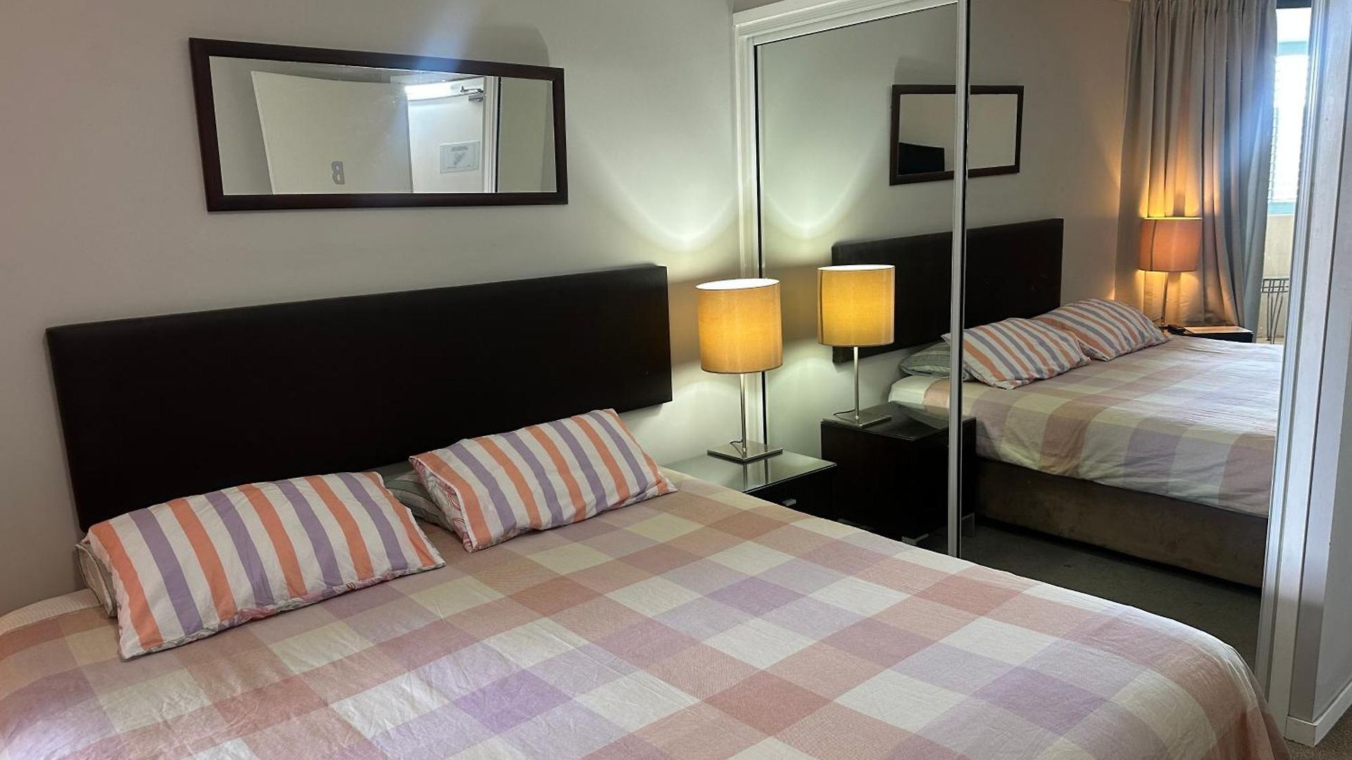 Apartment Spacious 2brm Free Parking