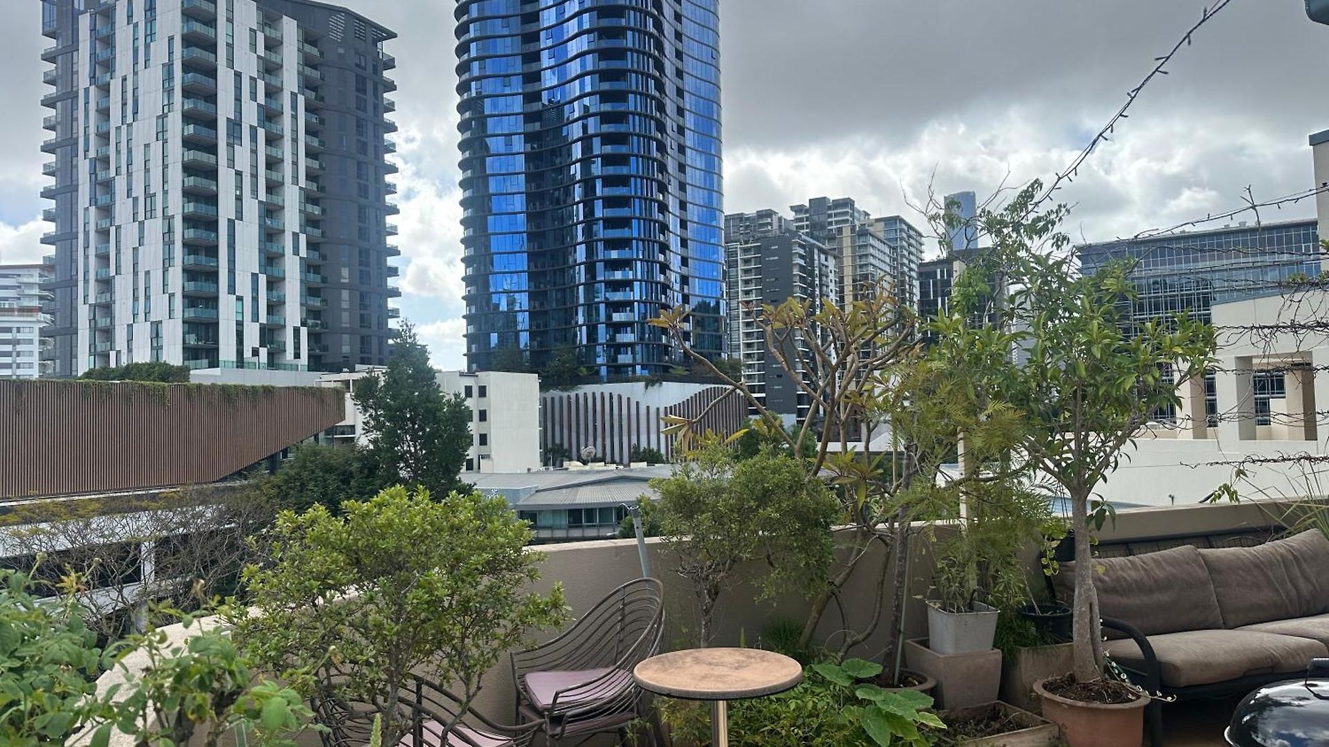 Apartment Spacious 2brm Free Parking *
