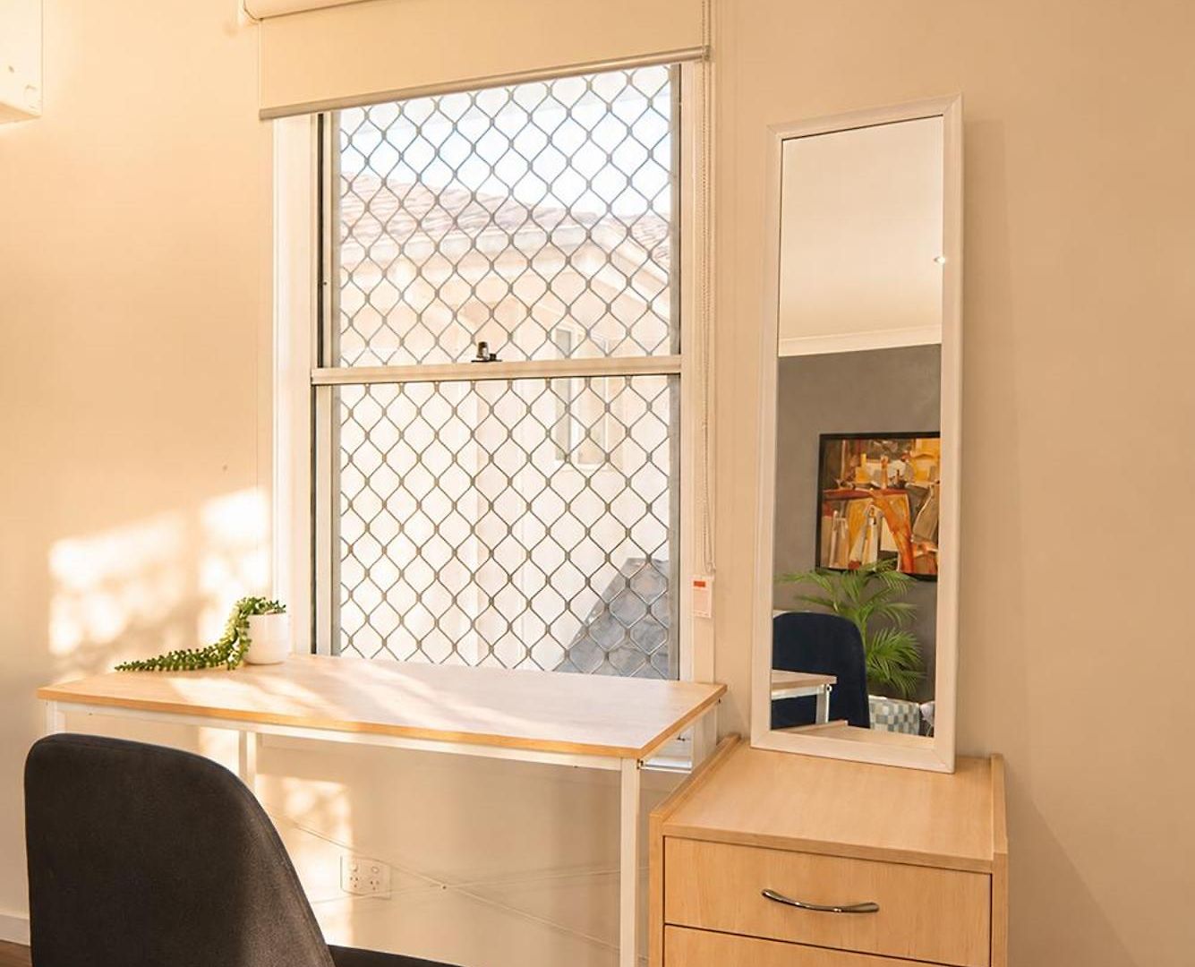 Holiday home 5br Family - Ev Car Point At Home, 2 Master - Near Sunnybank, Qeii, Qsac And Griffith Uni