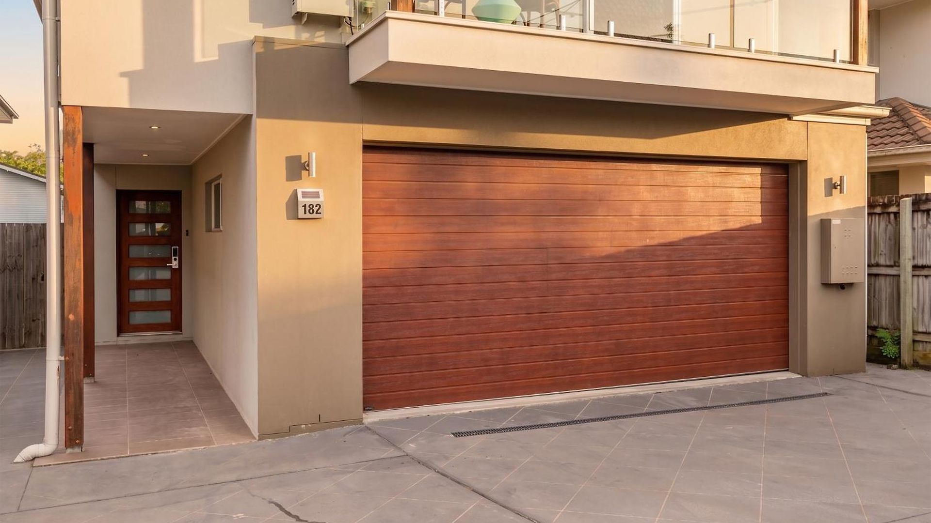 Holiday home 5br Family - Ev Car Point At Home, 2 Master - Near Sunnybank, Qeii, Qsac And Griffith Uni
