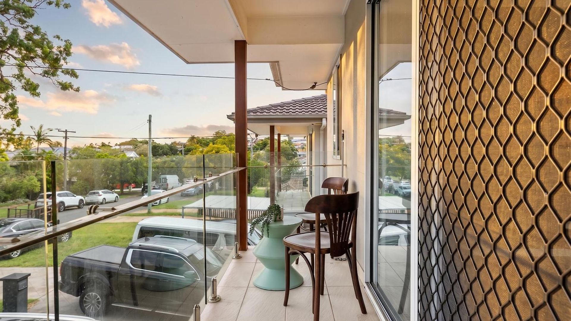 5br Family - Ev Car Point At Home, 2 Master - Near Sunnybank, Qeii, Qsac And Griffith Uni Holiday home *