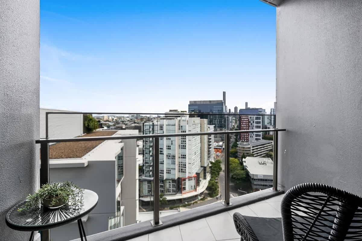 Apartment Capri - Free Secure Parking Brisbane