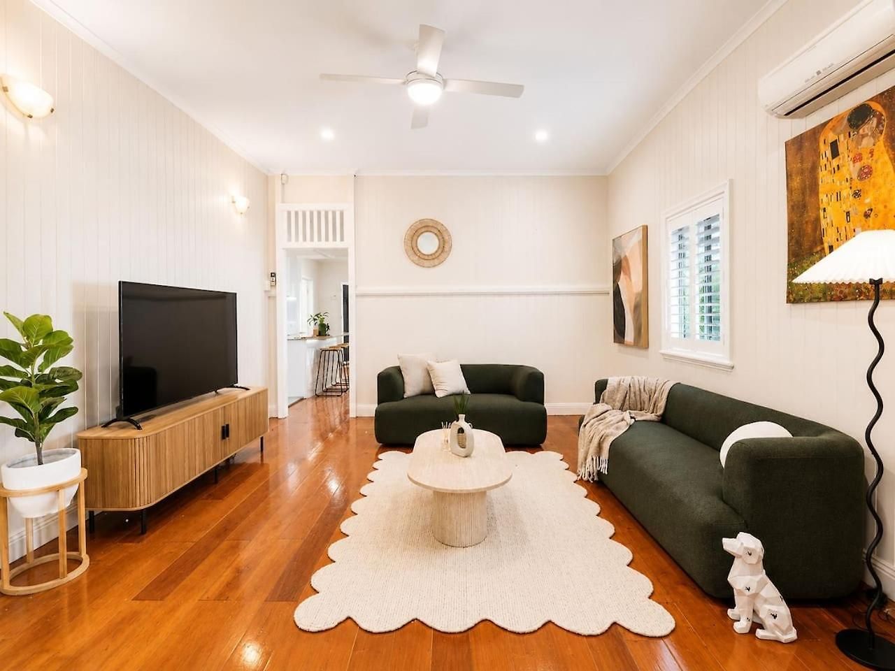 Holiday home Stylish 4bedroom Outdoor Dining And Access Brisbane