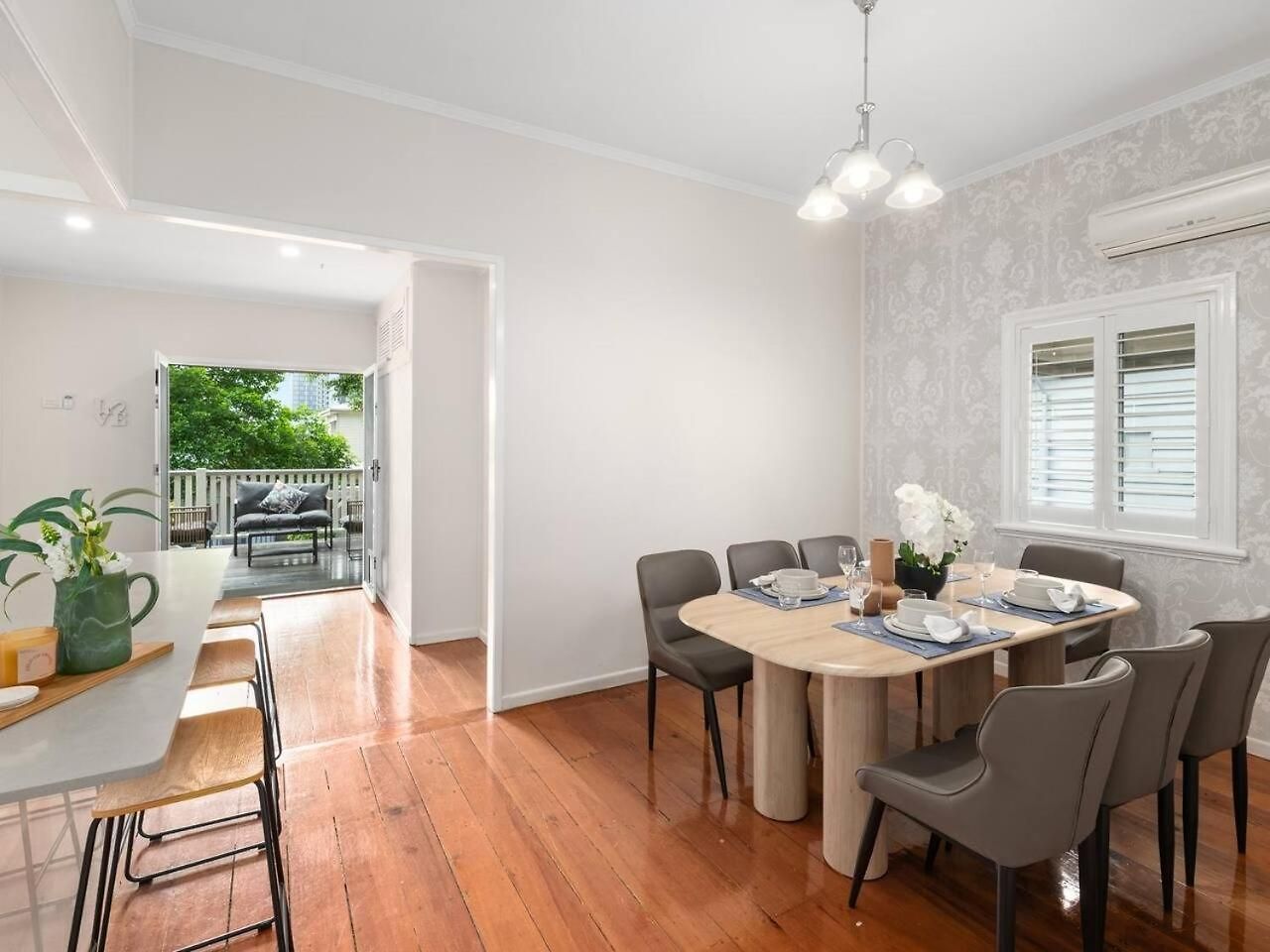 Stylish 4bedroom Outdoor Dining And Access Holiday home