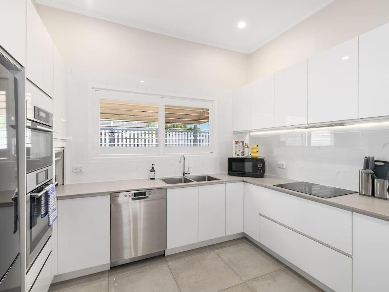 Holiday home Stylish 4bedroom Outdoor Dining And Access Brisbane
