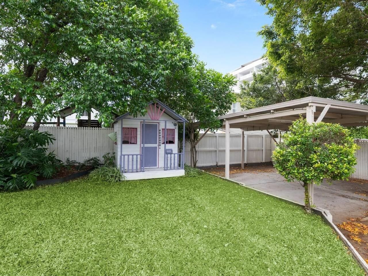 Stylish 4bedroom Outdoor Dining And Access Brisbane