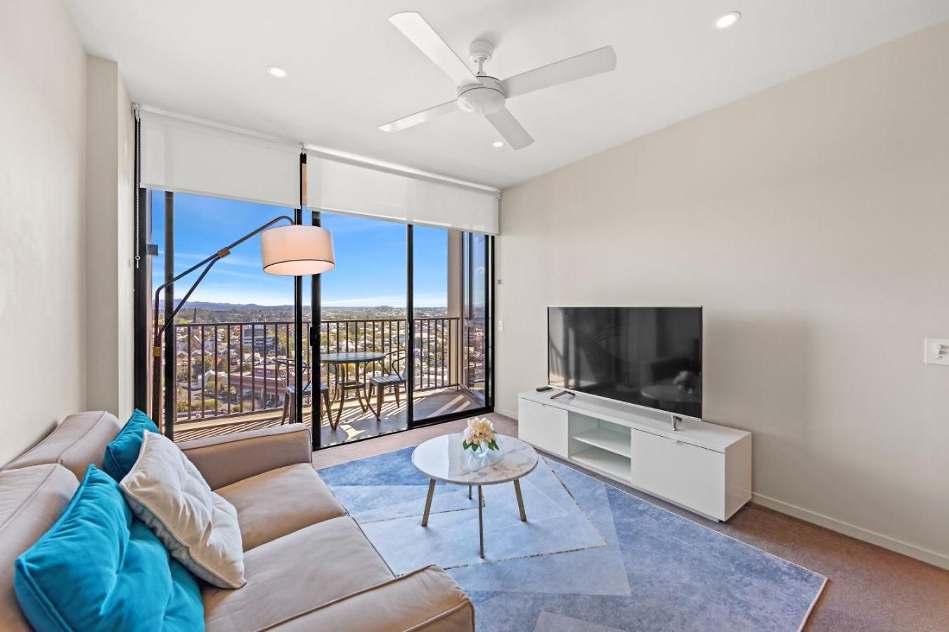 Apartment 1 Bedroom With Stunning Views Heart Of *