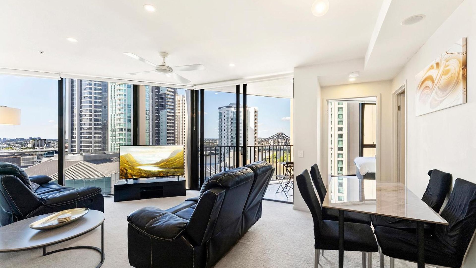 Location And Splendid Views *